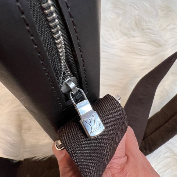 NEW ARRIVAL Louis Vuitton Bobby Shoulder Bag M46520 Monogram Glacé Crossbody - Picture 11 of 16